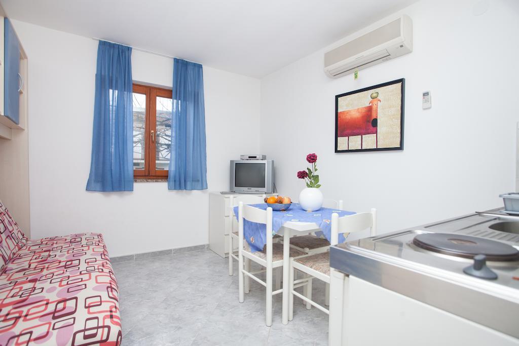 Apartments Prenc Pisuko Rovinj Room photo